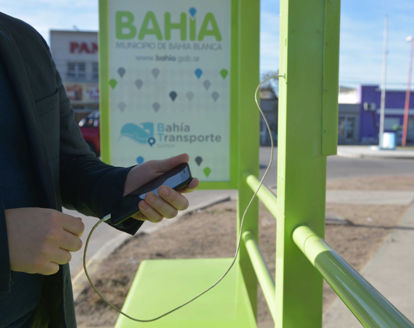 Comenzó la colocación de nuevos refugios en paradas de micros » BHI ...